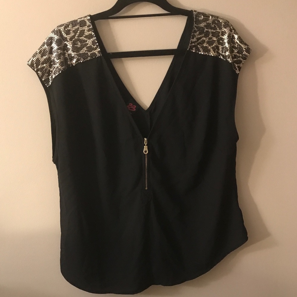 Embellished 2B Bebe blouse